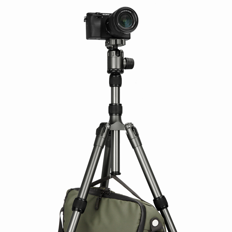 Manizek TE431 Light-weight Aluminium Journey Tripod – Compact Digital camera Stand for Out of doors SLR and DSLR Video Capturing